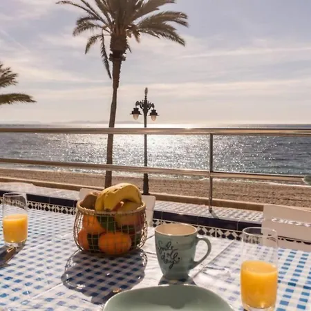 Orilla Playa Aguadulce (Almeria)